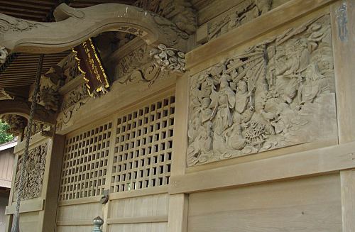 南海刀切神社・明治時代の木彫り職人のレリーフだそうです